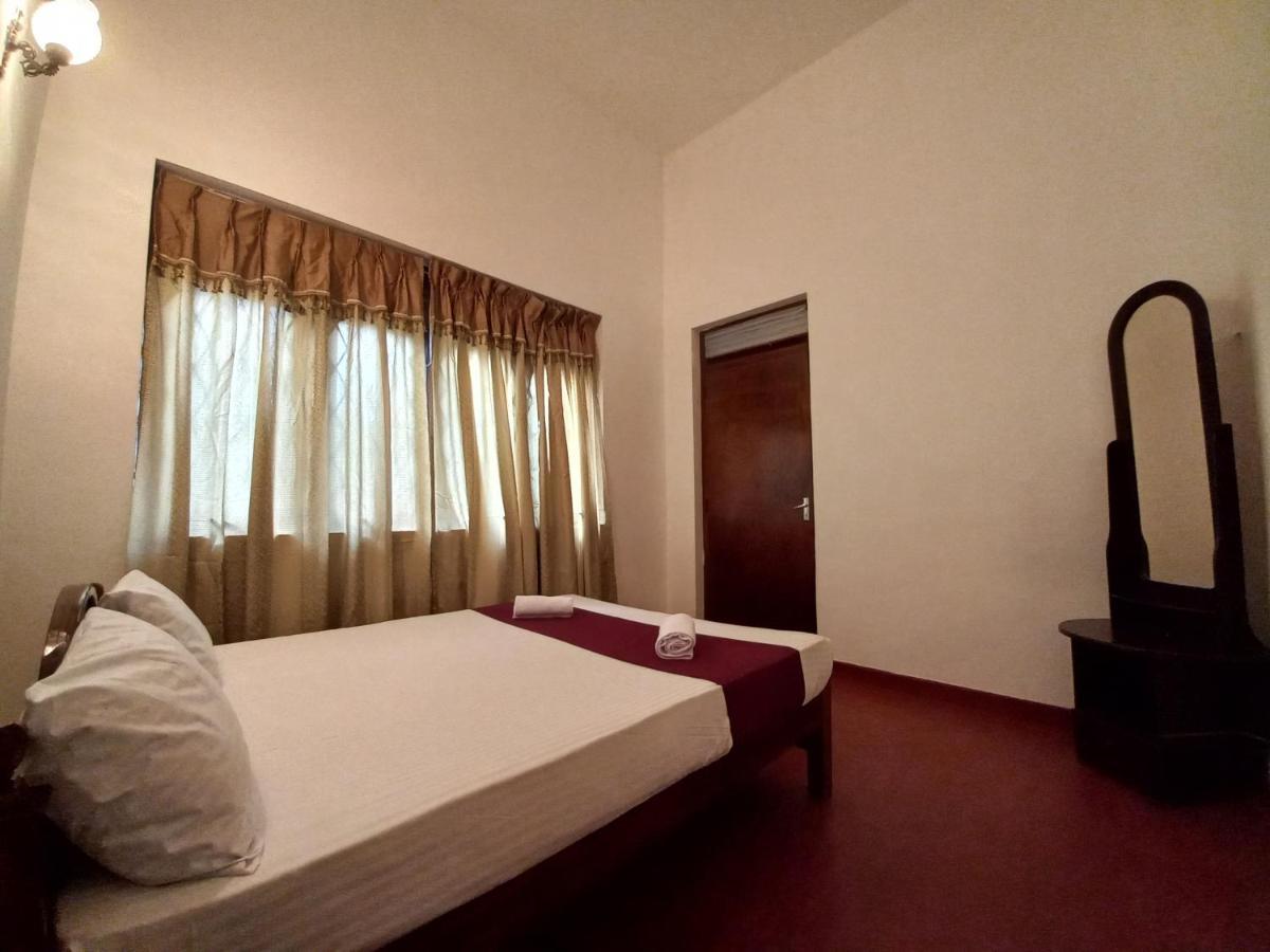 Lazy Bear Best Hostel In Kandy Exterior photo