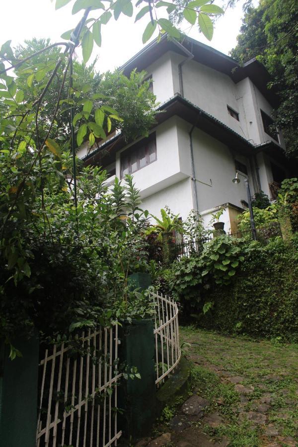 Lazy Bear Best Hostel In Kandy Exterior photo