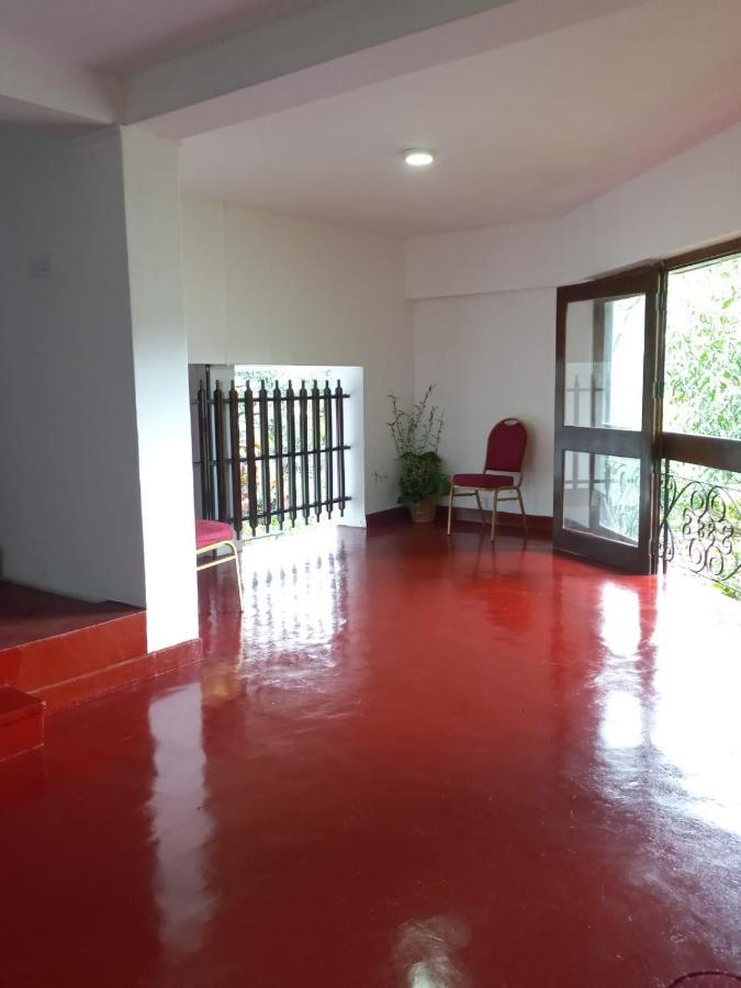 Lazy Bear Best Hostel In Kandy Exterior photo
